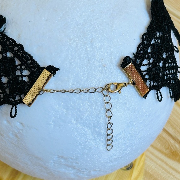 Black Lace choker collar necklace, Gothic Victorian - Picture 6 of 7